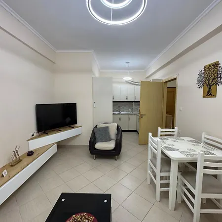 Ais Nest - Cozy Family Gjirokastër